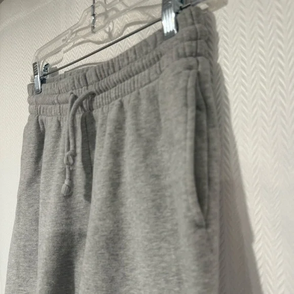 Aritzia TNA COZYFLEECE SWEATPANT - Picture 4 of 10